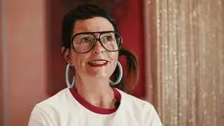 Dee goes BTS with Retro TV