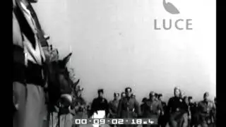 Sfilata della Divisione XXVIII Ottobre alla presenza del Duce.