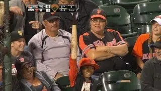 Perez loses bat, fan takes home souvenir