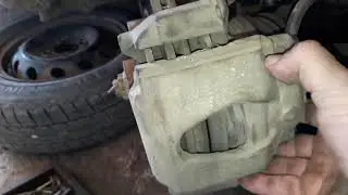 Por esto hacia Ruido en llanta/,Rin de auto