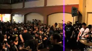 Government Warning - No Moderation (live at Damaged City 2015)