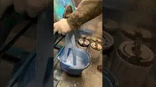 Cobalt Titanate Blue Green PB36 Pigment Dispersion Coming Out of The Mill.