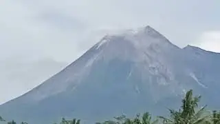 Kang_Djimin Channel: Keindahan percikan lava Merapi dari Selatan dusun Gungan