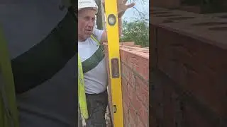 bricklaying at its best .plumb 6 foot level #bricks #bricklaying #work#level