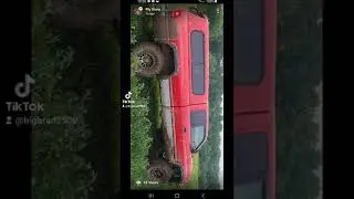v10 2nd gen with his wittle jeep friends!