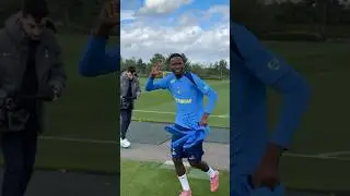 ❤️🇸🇳 Pape Matar Sarr &agrave; l'entra&icirc;nement de Tottenham avant la Champions League #football #shorts