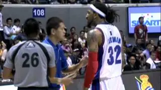 Renaldo Balkman melts down, grabs at teammate Arwind Santos' neck