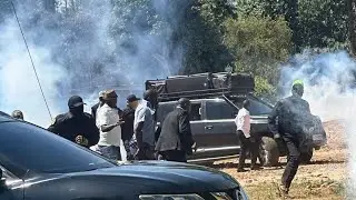 Police have fired t€argas at Rigathi Gachagua and his motorcade during a church service in Othaya