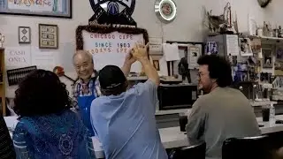 Последний день Chicago Cafe, когда-то претендовавшего на звание старейшего китайского ресторана в...