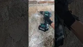Test ngebor beton menggunakan hammer drill driver makita 40 volt, kayaknya enteng lah