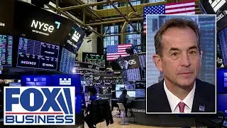 &lsquo;Cash on the sidelines&rsquo;: Bank exec says market has 'plenty of room to go'