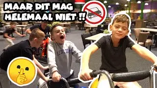 RACEN DOOR EEN INDOOR SPEELTUIN !! - De Bakkertjes #482