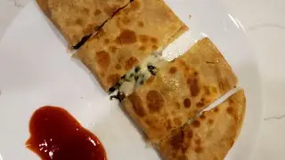 Cheese Quesadilla reciepe#easy lunch box recipe #food#Mexican recipe#ansuiyainca 