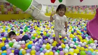 Callie & Lia's Play Day at Stay & Play, Ibn Battuta Mall, DUBAI