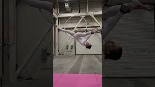 Aerial Hoop/Lyra - Splits