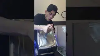 A glue that can plug leaks underwater! The seller claims it can fix ships, so I tested it.