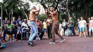 TITO SANTOS  E ALEX CAPOEIRA  FAZENDO  AS TESOURAS MAIS FALADA DA INTERNET