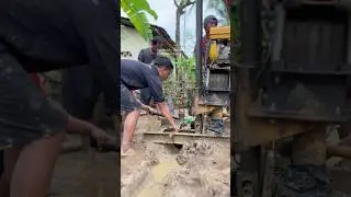 The process of lifting water pipes from deep holes#Shorts #WaterWellDrilling  #satisfying