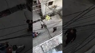 Kite catching in street 😱💥 #kite #kiteflying #catching  #youtubeshorts