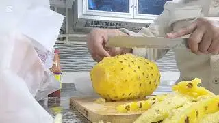 Lets remove the skin & eyes from the Pineapple 🍍 #viralvideo #slicing #fruits 