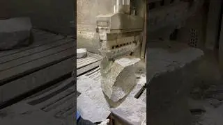 Breaking down natural stone cubes into veneer, one split at a time! #delgadostone #howitsmade #stone