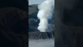 Volcano Voyage: Discover Earth's Explosive Secrets! 🌋🔥 #shorts #volcano