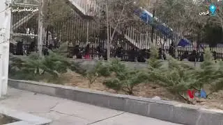 صف دختران دانشجو برای &laquo;بازرسی حجاب&raquo; و ورود به دانشگاه آزاد اسلامی قزوین