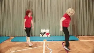 Kinderturnen Bianca & Martina Springm&auml;use ELKI Alltagsmaterial Bademantelgurt