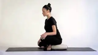 Uso del Zafu, posturas meditaci&oacute;n.