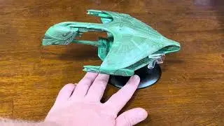 Eaglemoss TNG XL Romulan Warbird master replicas model
