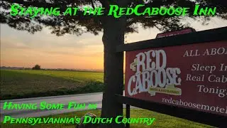 Остановились в отеле Red Caboose Inn и весело проводим время с семьей в голландском регионе Пенси...