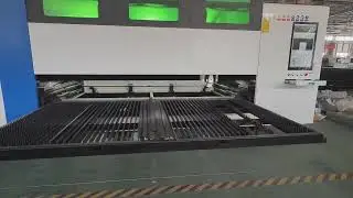 Closed electric single platform fiber laser cutting machine machine display