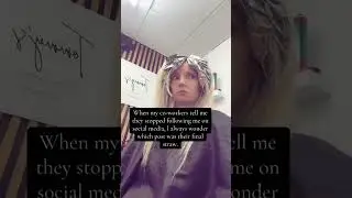 Social media 😂 #funny #humorvibes #comedyvideos #laugher #funnyshorts #funnyvideos #comedy