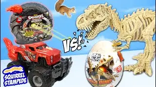T. Rex ROBO Alive Mega Dino Fossil Find vs SMASHERS Monster Trucks Zuru Mystery Builds