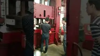 sliding H frame deep drawing hydraulic press 8 gib guided