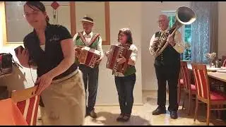 I hob a Diandal gliabt - Die BradlmusiKanten,  Handymitschnitt beim Bachwirt
