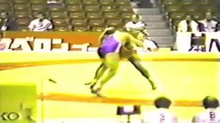 1990 Senior World Championships: 74 kg Gary Holmes (CAN) vs. Andre Backhaus (GDR)