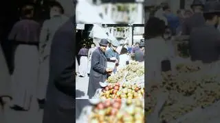 Pushcart vendors in New York City in 1903 - Restored Footage