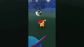 Shiny costume pikachu -holiday in Pok&eacute;mon Go