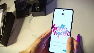 Unboxing Moto RAZR 50 Ultra