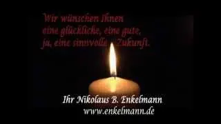 Lauschen Sie den Gedanken einer Kerze zum Advent