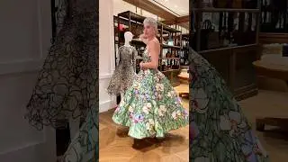 Oscar de la Renta 💚🩵💜💛🩷| Nikol Johnson #classicstyle #oneofakind