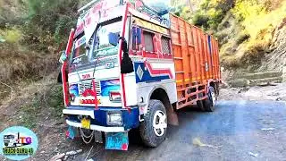 Apna Truck Ma Lai The Shuttering Horahe Ha Onloding (अपना ट्रक मा लै शटरिंग होराहे हा ऑनलोडिंग)