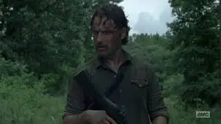 The Walking Dead 8x05 : Rick sees a helicopter