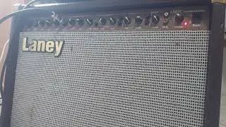 MXR Blue Box Fuzz 》Boss DS-1 》Joyo American Sound 》 Laney LA65C Acoustic Amplifier