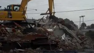 demolition of the old Gary Smith Ford buiding - the end