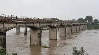 Kamrej Bridge Water level Tapi river NH 48