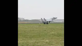 Истребитель F-15 Eagle готов к бою 🚀 #военная #авиация #истребитель