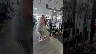 Triceps push down straight bar cable extensi&oacute;n #over50training #armsworkout #gymfriends #dj #music