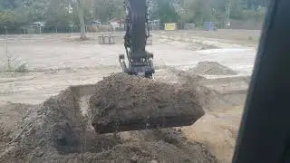 Bouwputten graven in Heiloo (NH)  met Volvo ec160 el